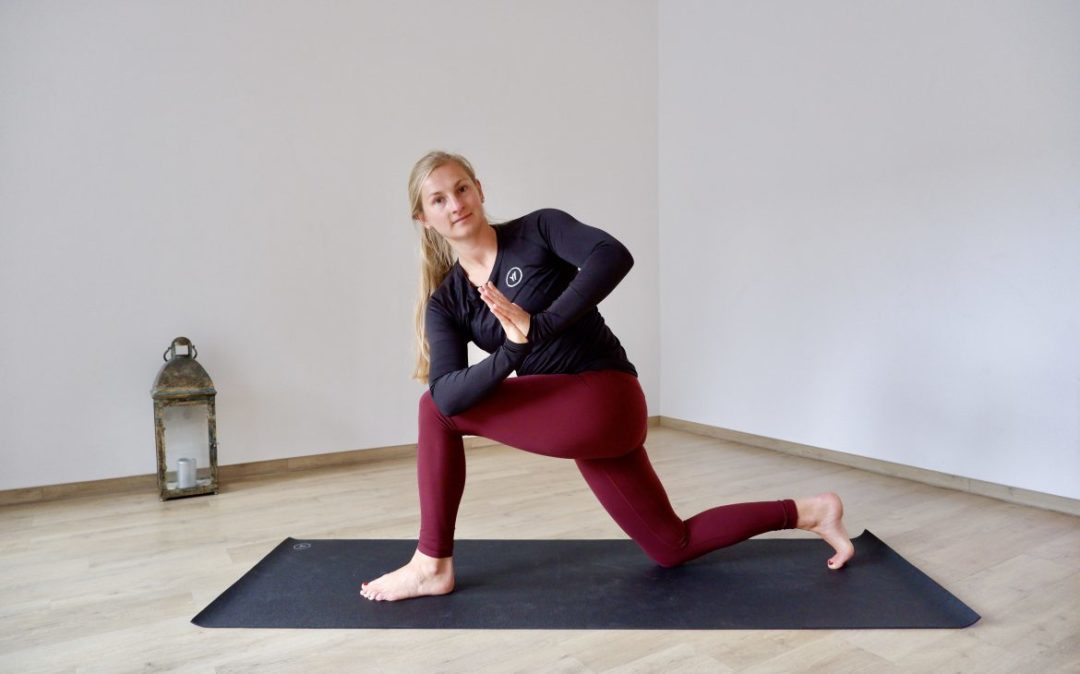 Mobilisierung der Brustwirbelsaeule Yogastudio Aachen Yoga Individual