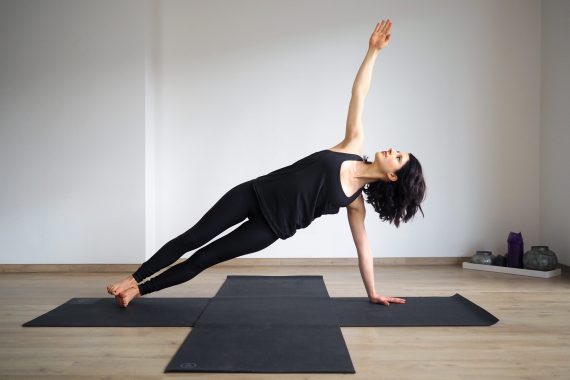 Seitstütz - Yoga für den Bauch