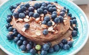 vegane Pfannkuchen mit Blaubeeren