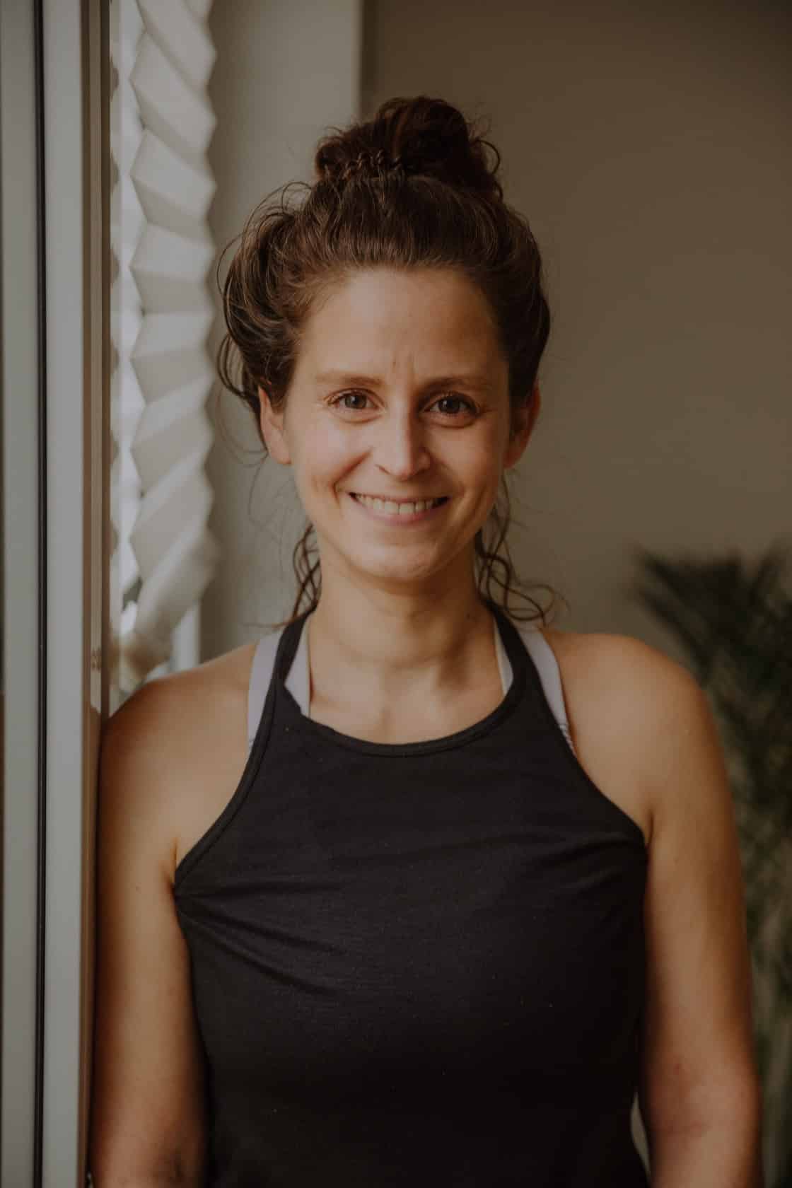 Yogalehrerin Simone Kirch im Personal Traingsraum