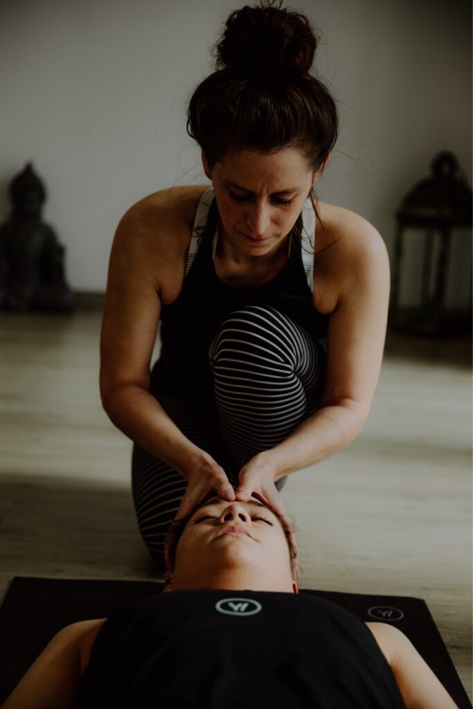 Massage für Kopf, Schultern und Nacken